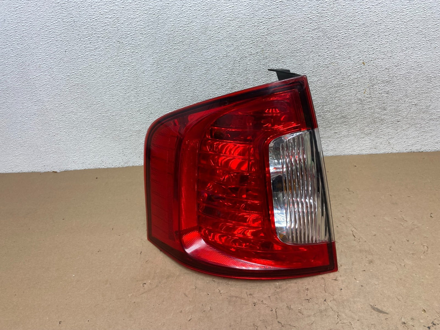 2011 2012 2013 2014 Ford Edge Left Driver Lh Side Tail Light AG43180