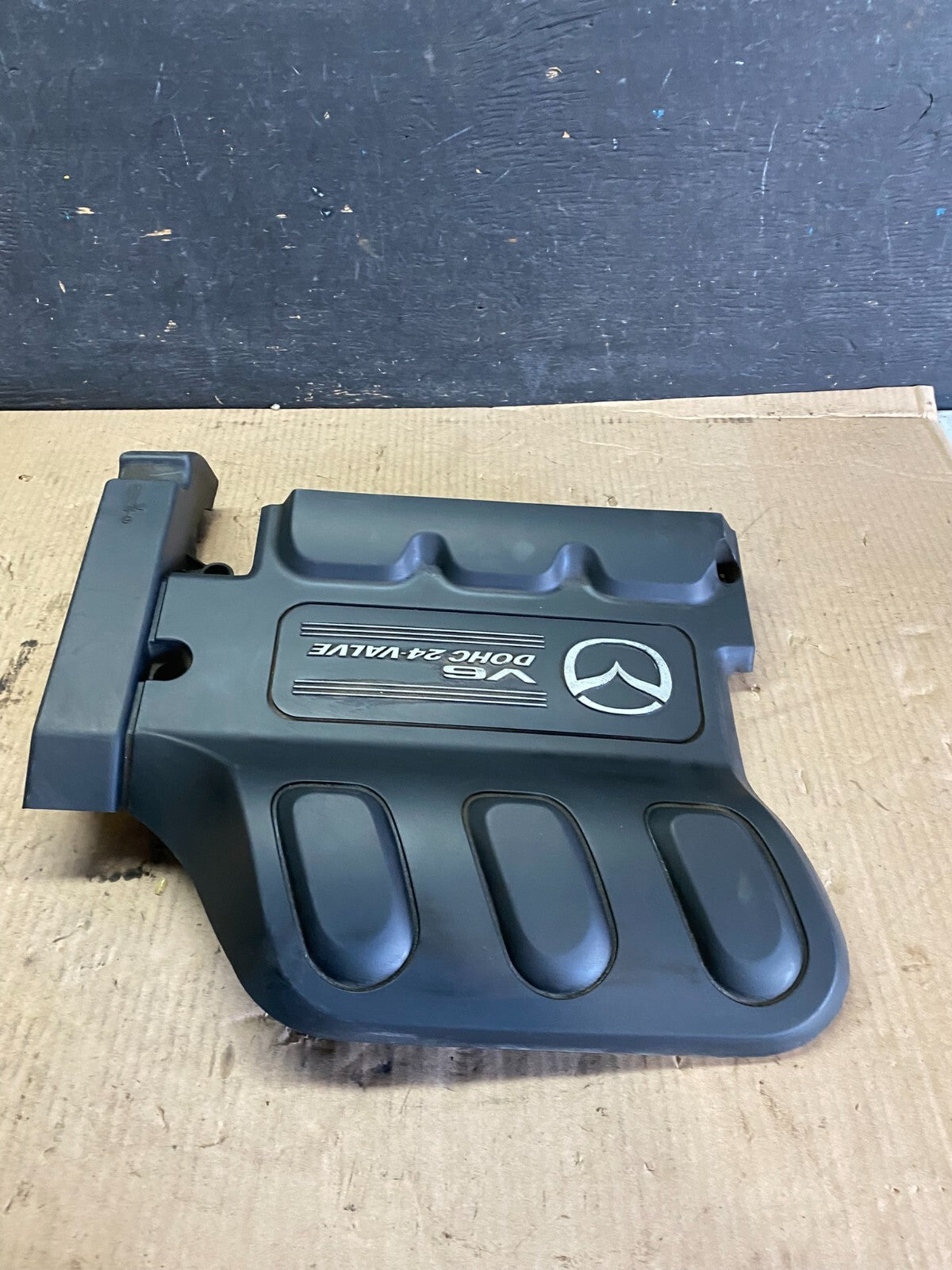 2001 to 2004 Mazda Tribute  DOHC 24 VALVE Engine Shield Top Cover L9425 PS1