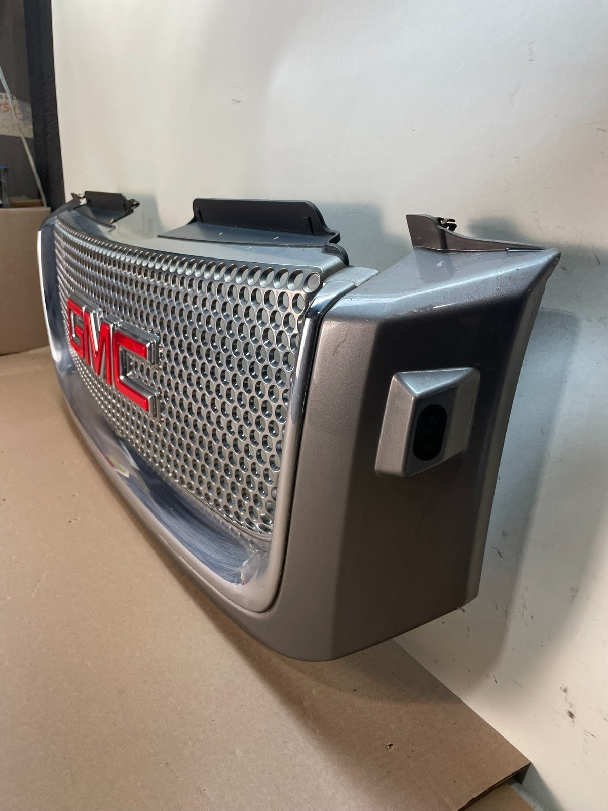 2005 to 2009 Gmc Envoy Denali Front Upper Grill Grille AI8624 DG1