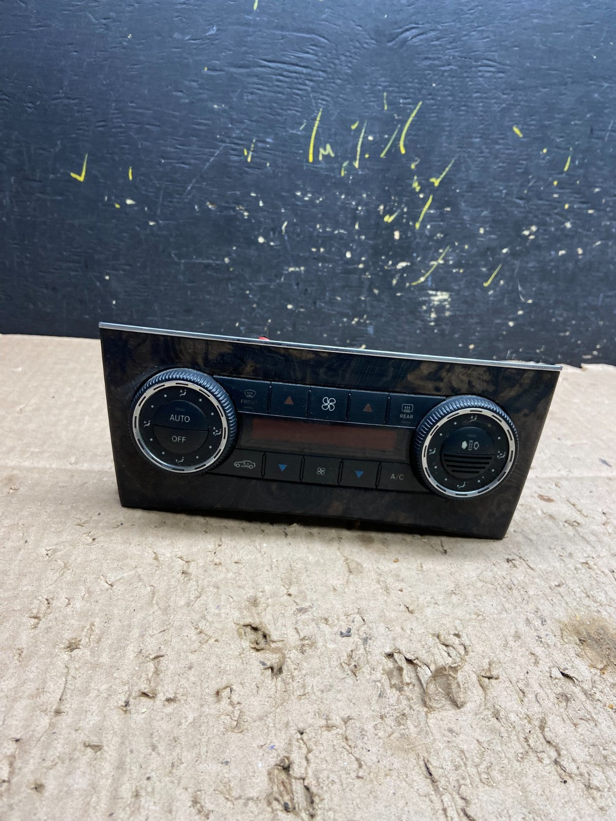 2005-2009 Mercedes W209 CLK350 A/C Heater Climate Control Trim OEM y8068 DG0