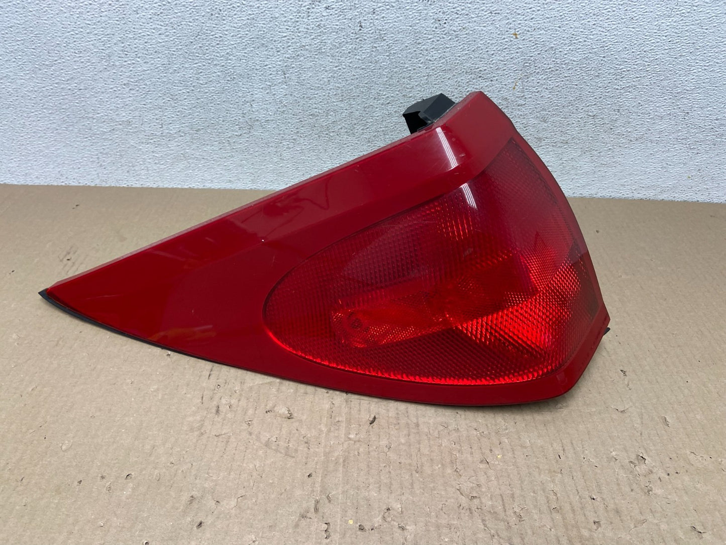 2002-2003 Buick Rendezvous Left Driver LH Side Tail Light AE9713 DW0
