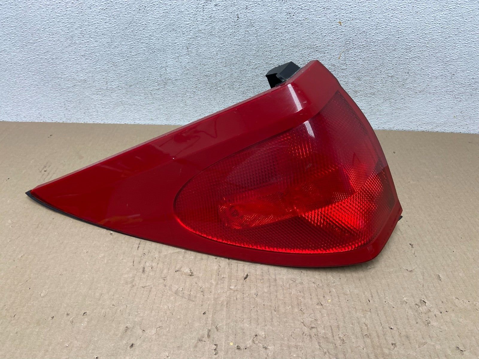 2002-2003 Buick Rendezvous Left Driver LH Side Tail Light AE9713 DW0