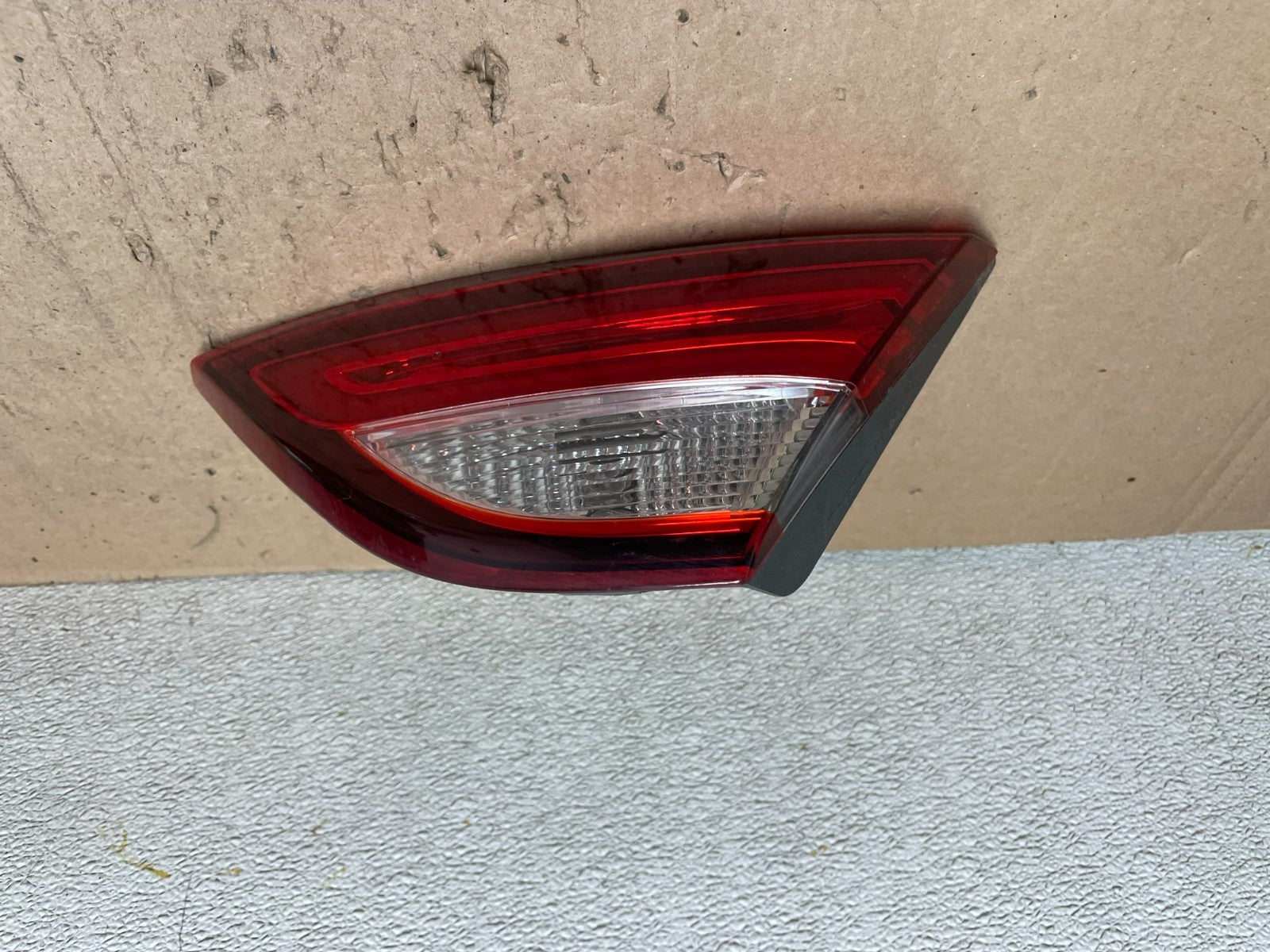 2015 to 2017 Chrysler 200 Sedan Right Passenger  Inner Tail Light Oem Q4847 DW0