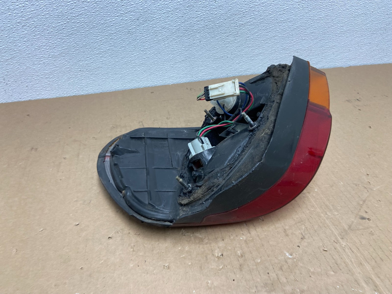 1995 to 1999 Subaru Legacy Outback Left Driver LH Tail Light AB6481 DG6
