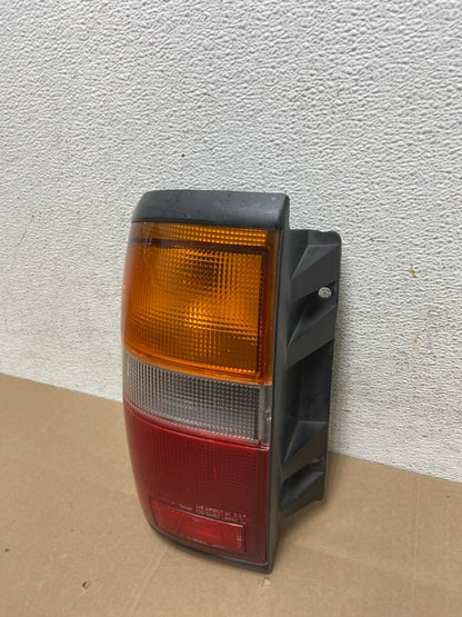 1996 - 1998 Nissan Pathfinder Left Driver LH Side Tail light AE4881 LK1