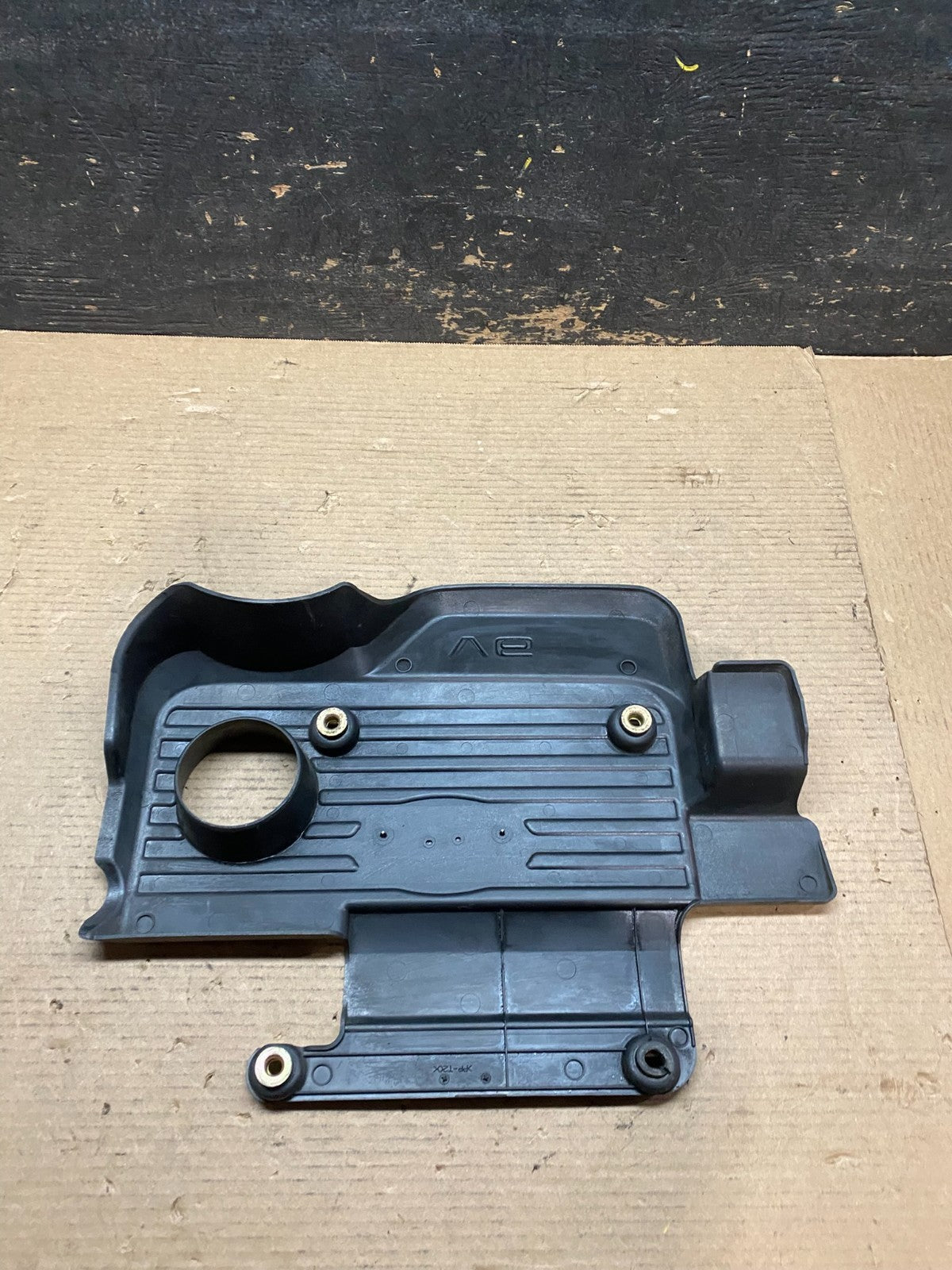 1999 2000 2001 Infiniti i30 3000 v6 Engine Cover Motor Shield V7099 DG4