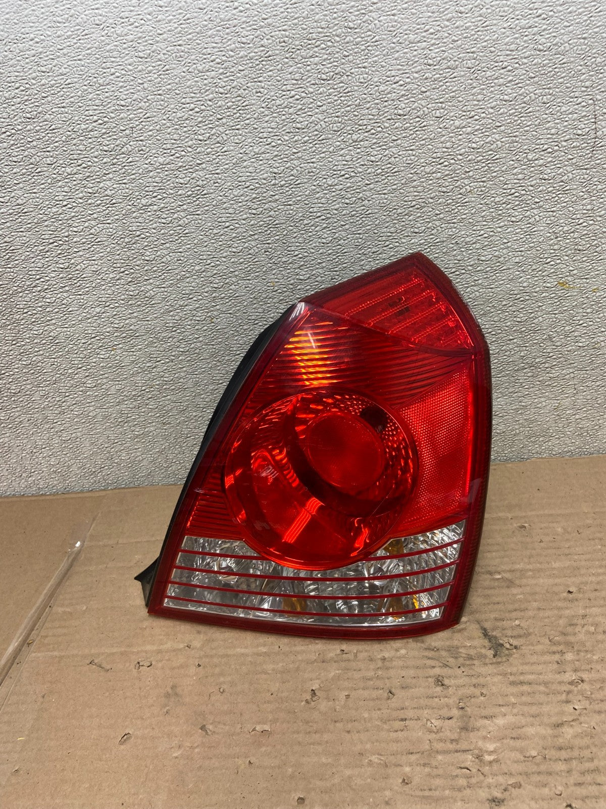 2004 2005 2006 Hyundai Elantra Sedan Right Passenger Tail Light OEM AA9369 LK0
