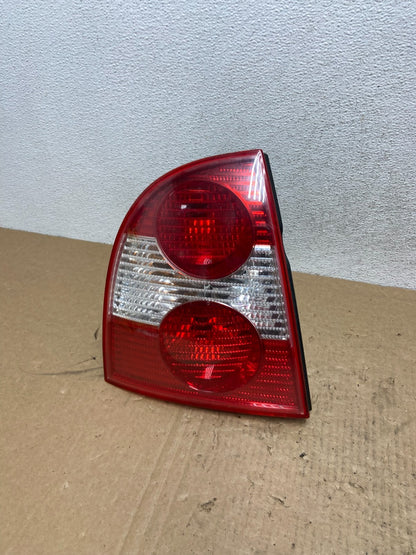 2001 to 2005 Volkswagen Left Driver LH Side Tail Light AG05680