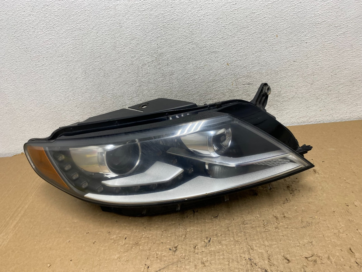 2013-2017 Volkswagen CC Right Passenger HID Headlight AFS Adaptive LED AF8377 DG0