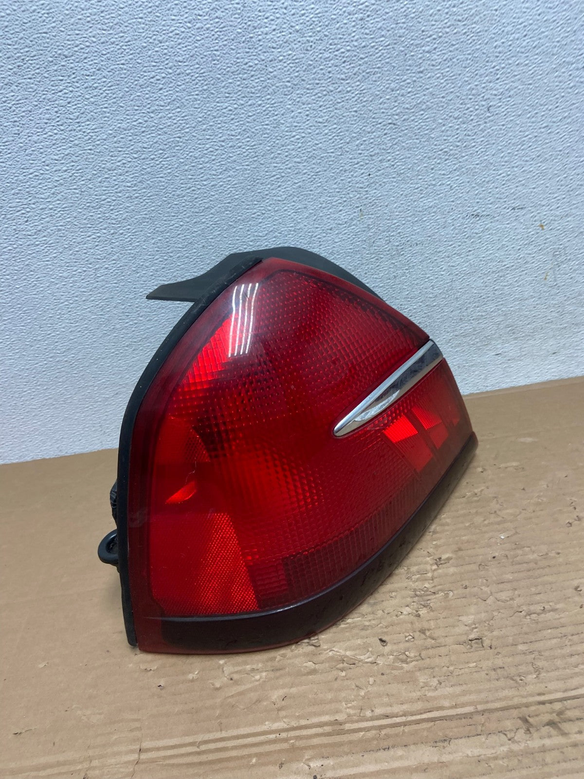 1998 - 2002 Mercury Grand Marquis Left Driver Lh Side Tail Light AD4315 LK2