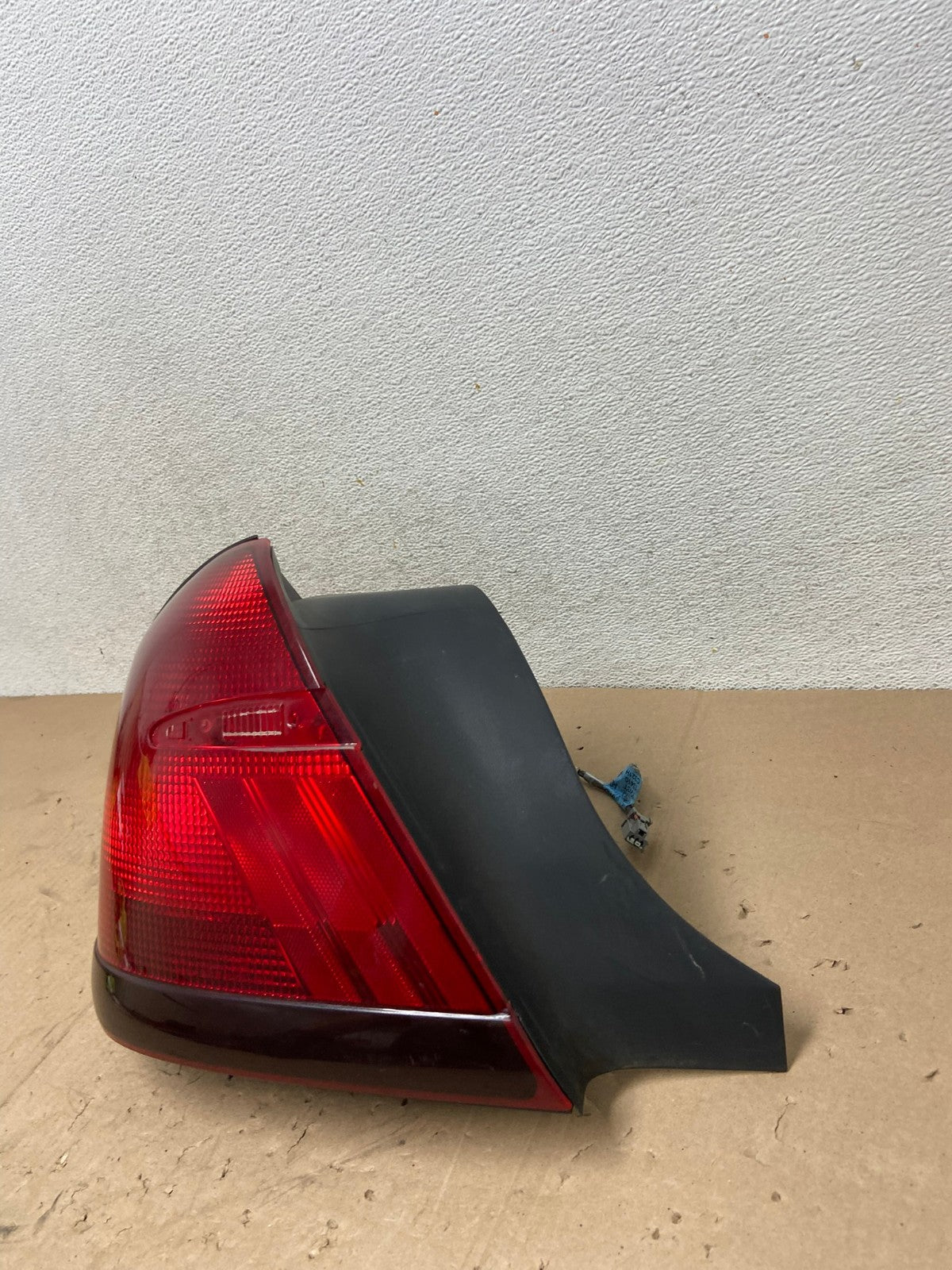 1998 - 2002 Mercury Grand Marquis Left Driver Lh Side Tail Light AG5346 LK1