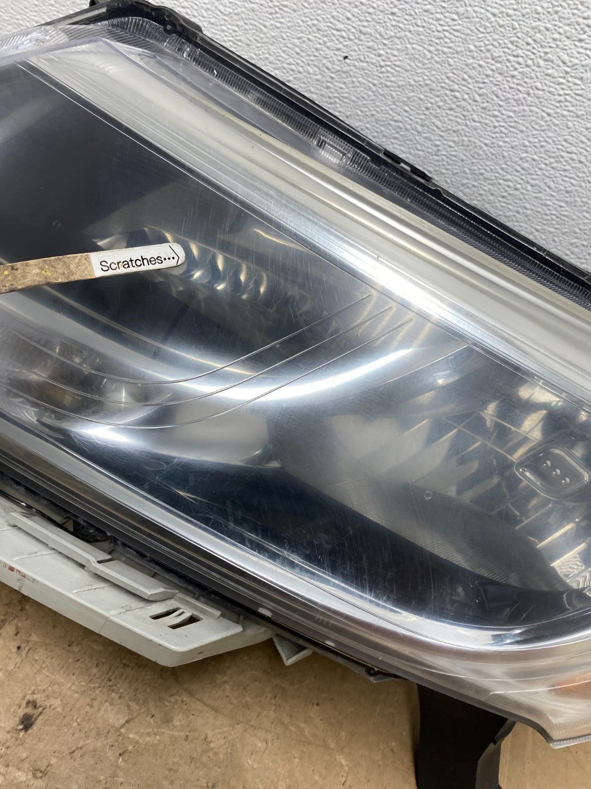 2013 - 2016 Nissan Pathfinder Left Driver LH Side Headlight Halogen TYC AC60453
