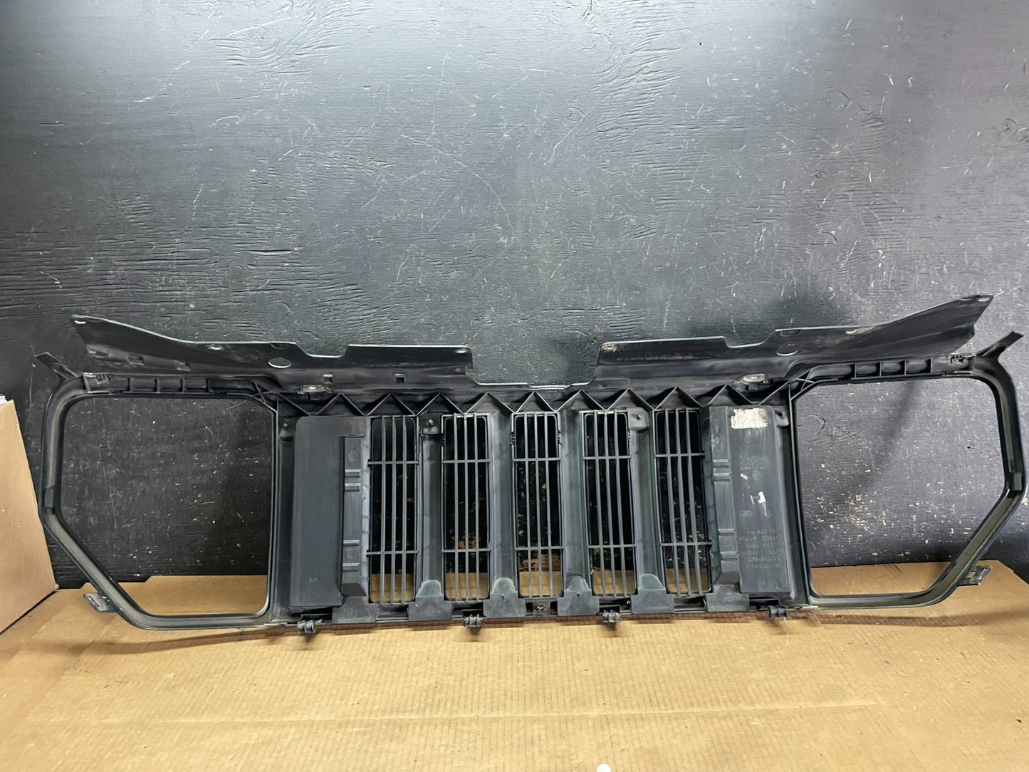 2008 2009 2010 2011 2012 Jeep Liberty Front Upper  Grill Grille OEM AA9065 DG6