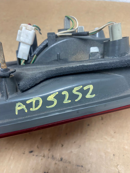 2000 2001 Lexus ES300 Inner Right Passenger RH Side Tail Light AD5252 LK6