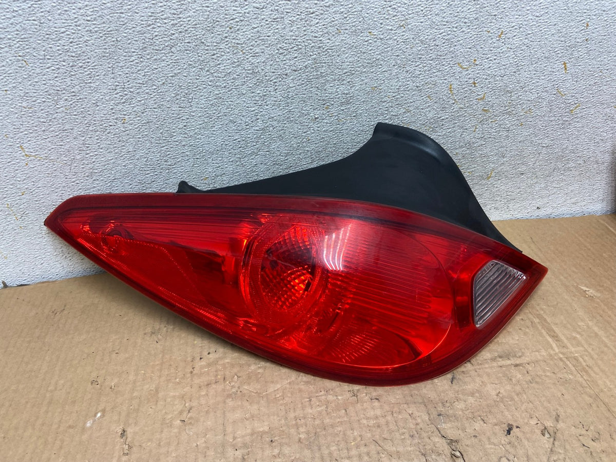 2006 - 2009 Pontiac G6 Coupe Left Driver LH Side Tail Light AI8237 LK0
