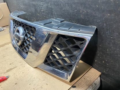 2005 2006 2007 Nissan Pathfinder Chrome Front Upper Grill Grille Oem X3399  DG1