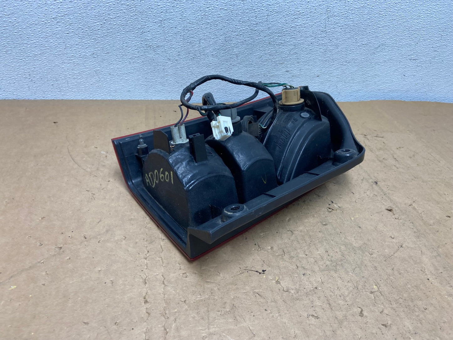 2005 to 2012 Nissan Pathfinder Right Passenger RH Side Tail Light AD0601 LK3