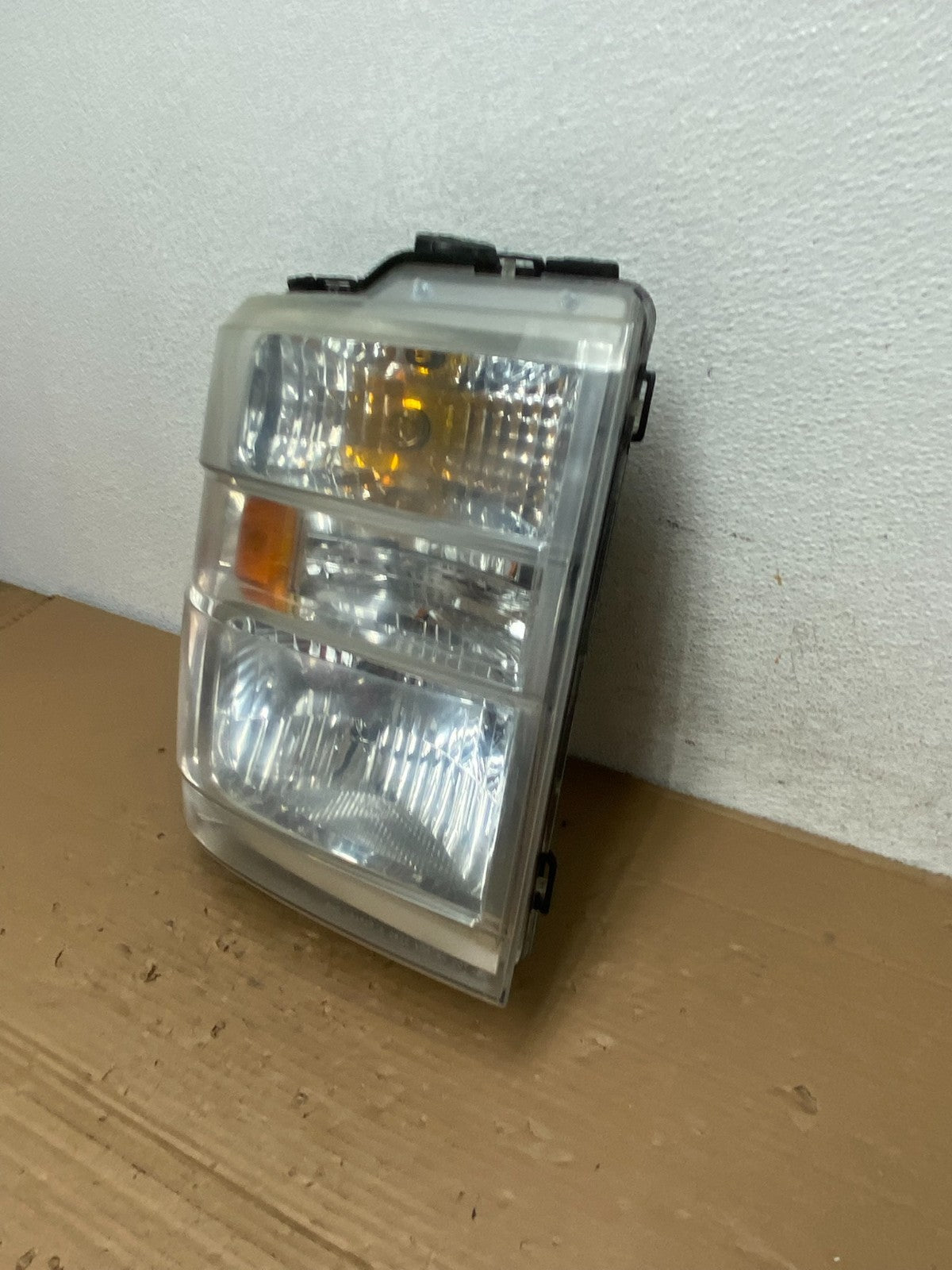 2008-2014 Ford Econoline E150 E250 E350 Right Passenger Headlight AD4250 DW1