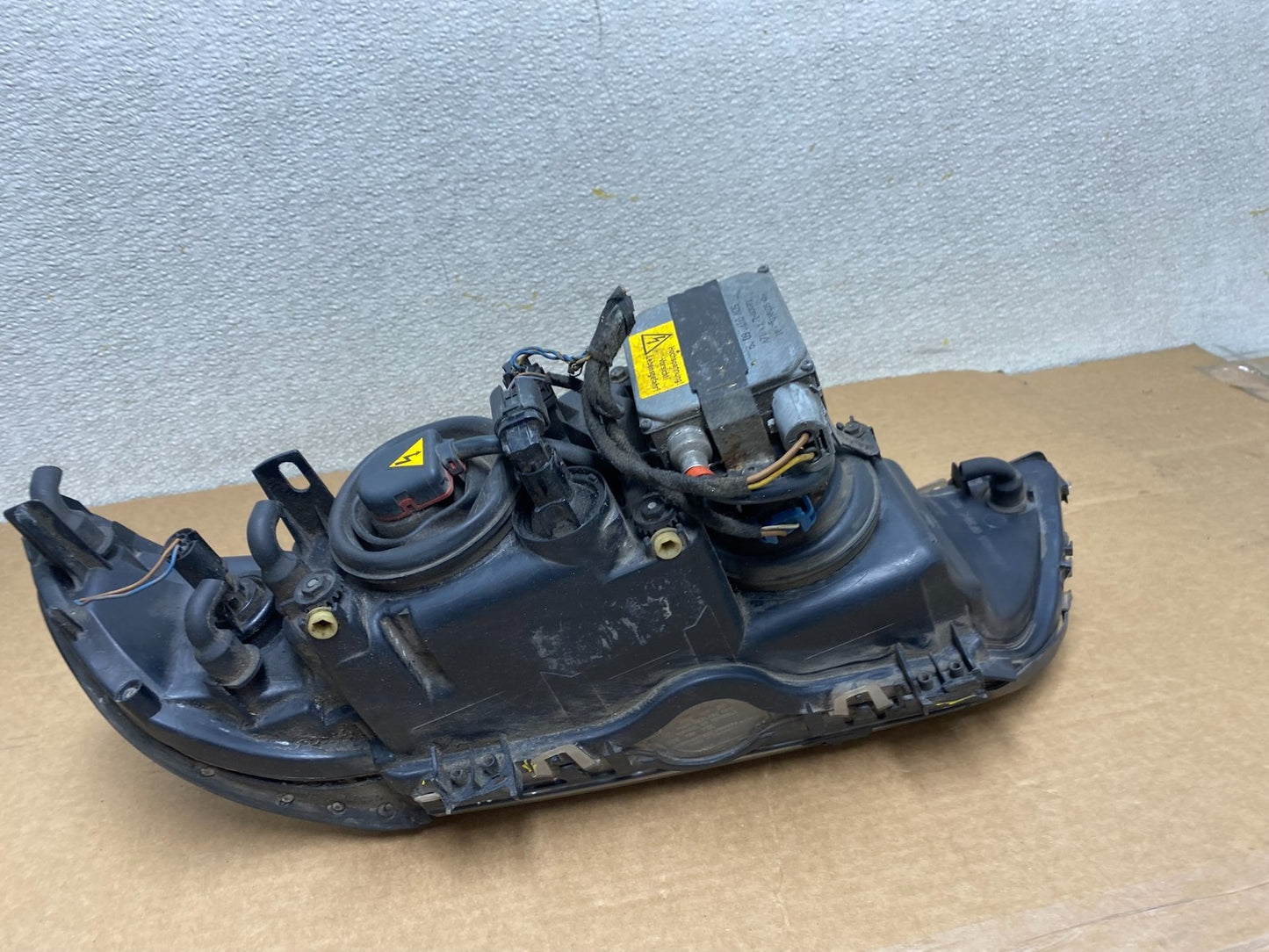 2001-2003 BMW E39 5 Series Headlight Right Passenger Side XENON Z1259 DW7