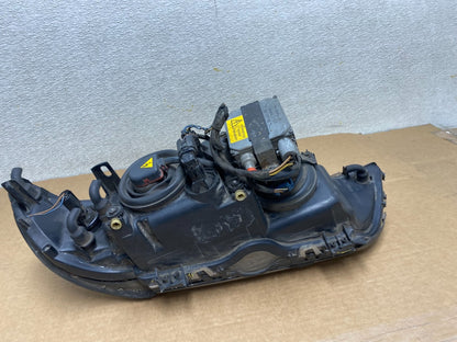 2001-2003 BMW E39 5 Series Headlight Right Passenger Side XENON Z1259 DW7