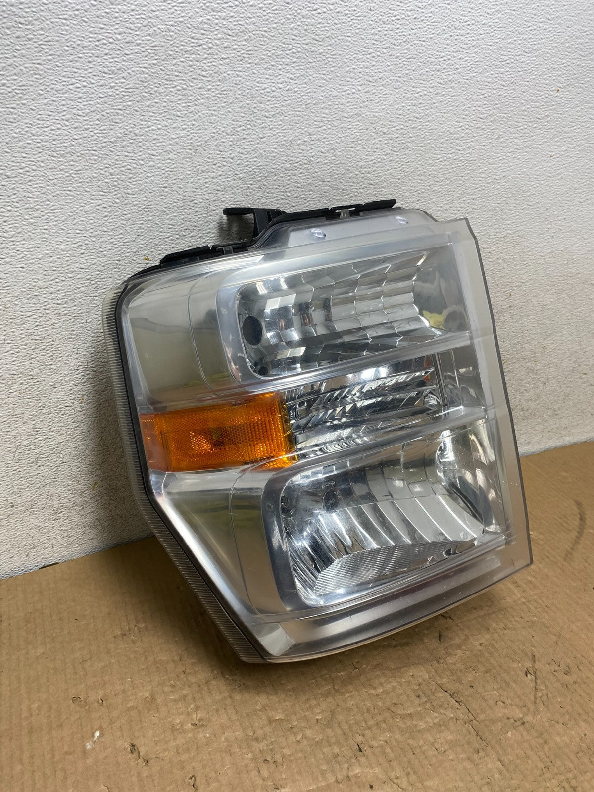 2008-2014 Ford Econoline E150 E250 E350 Right Passenger Headlight AI8190 DW2