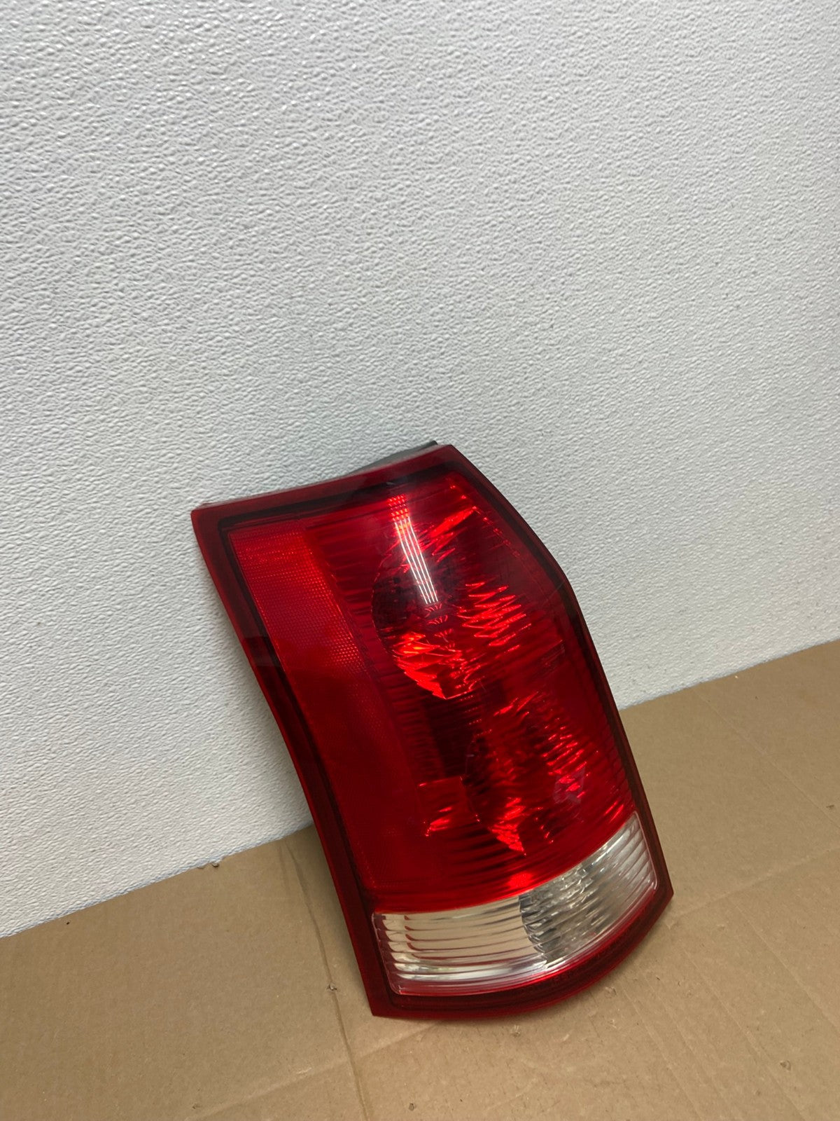 2004 2005 2006 2007 Saturn Vue Left Driver Lh Side Tail Light Oem AB8053 LK2