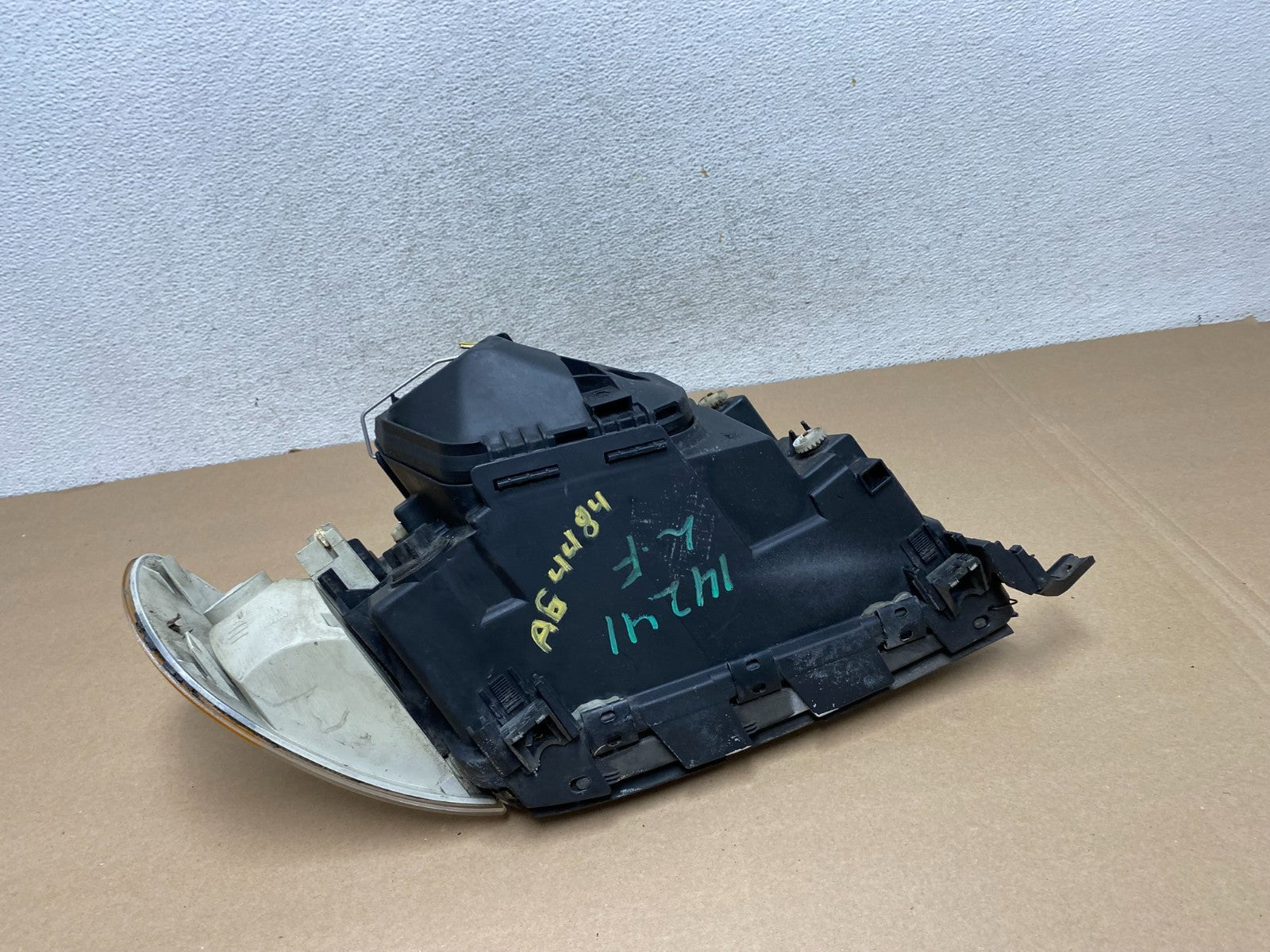1995 to 1998 Audi A6 Driver Left LH Side Headlight AG44847