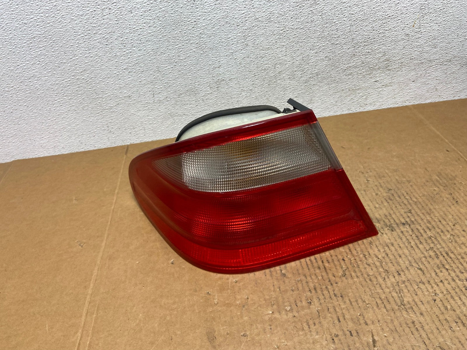 1998 to 2003 Mercedes Benz W208 CLK Left Driver Lh Side Tail Light AE0632 LK0