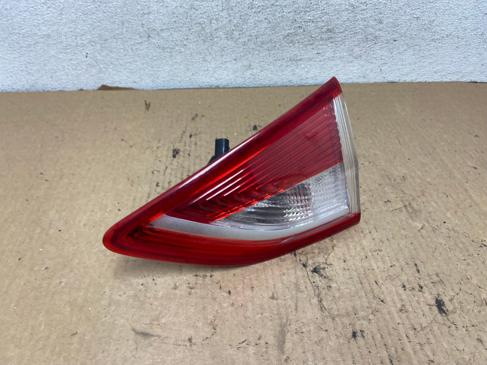 2013 to 2016 Ford Escape Right Passenger RH Side Inner Tail Light AG2386 LK2