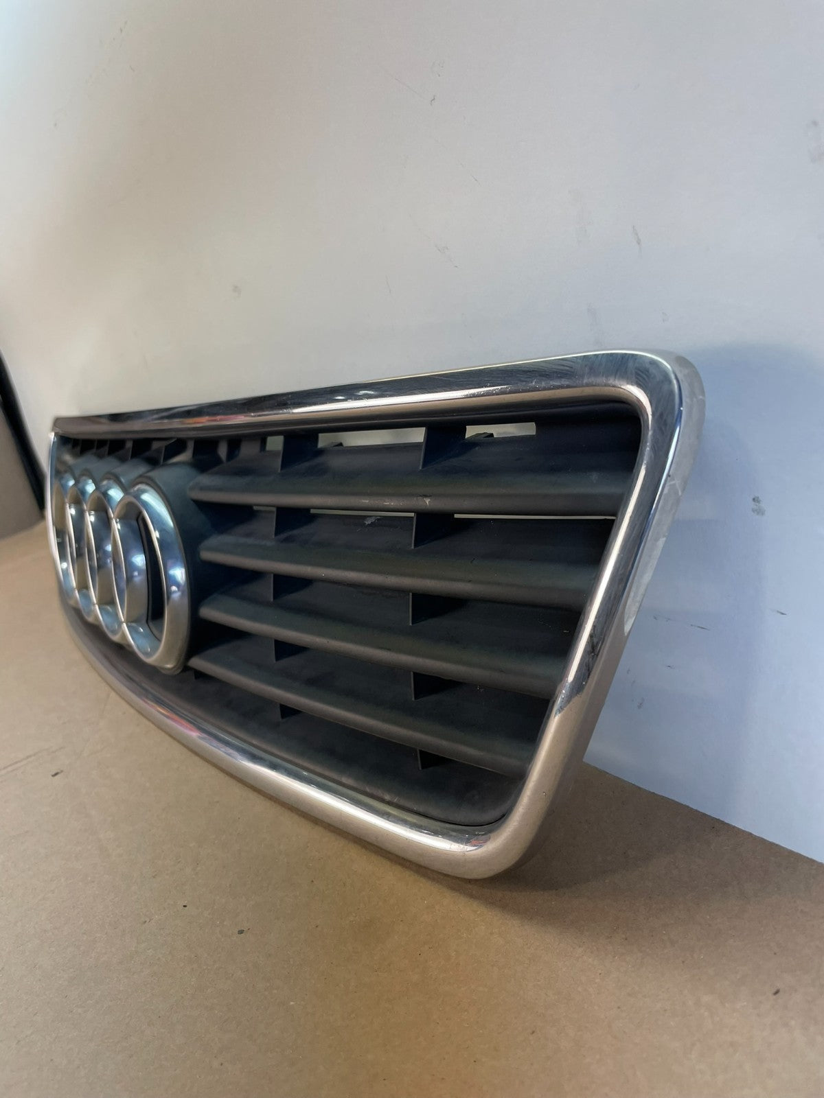 1996 1997 Audi A6 Front Upper Grill Grille AG1023 DG1
