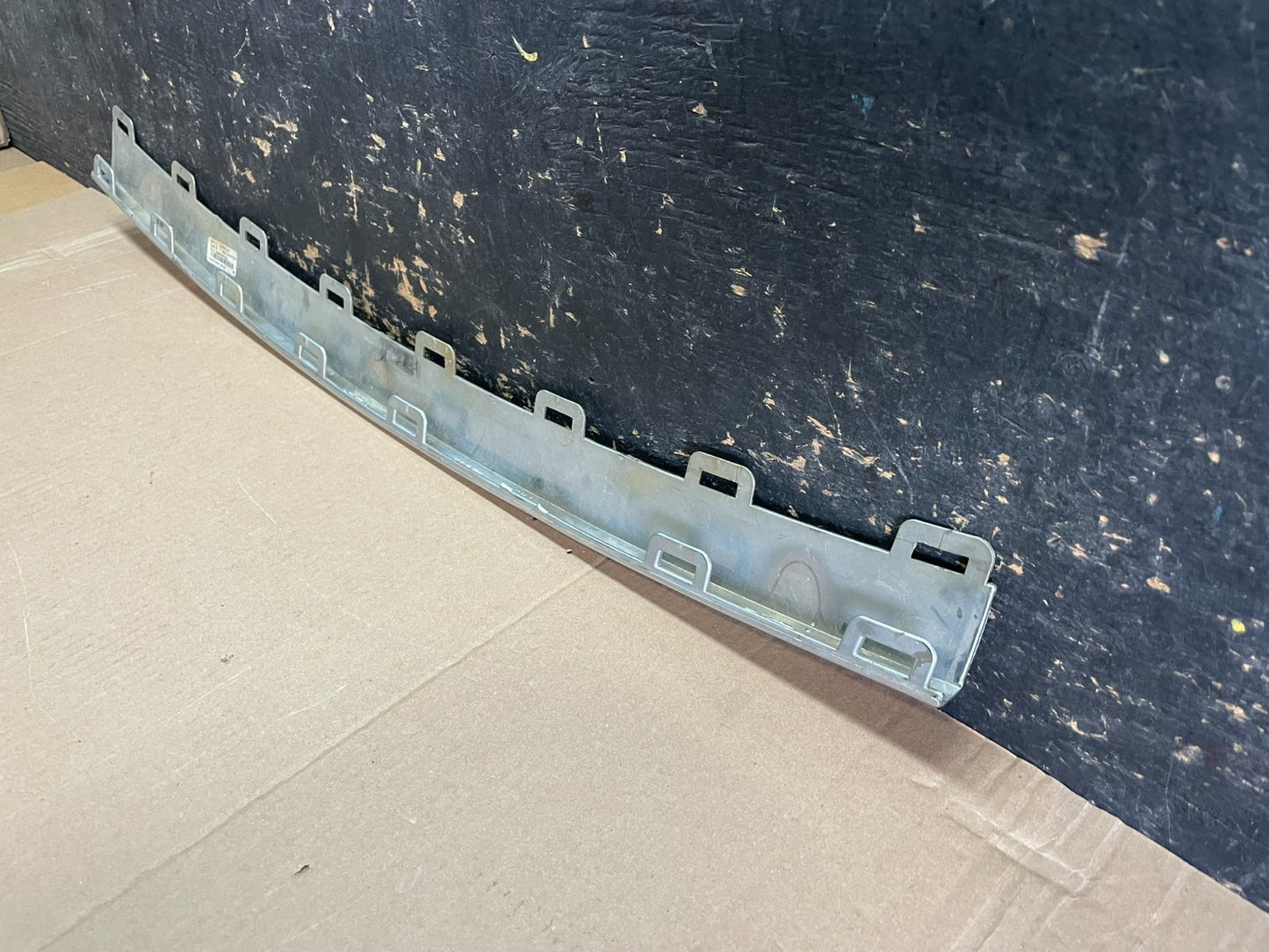 2013 to 2016 GMC Acadia Front Bumper Center Molding Strip Grille Cover Z8538 DG6