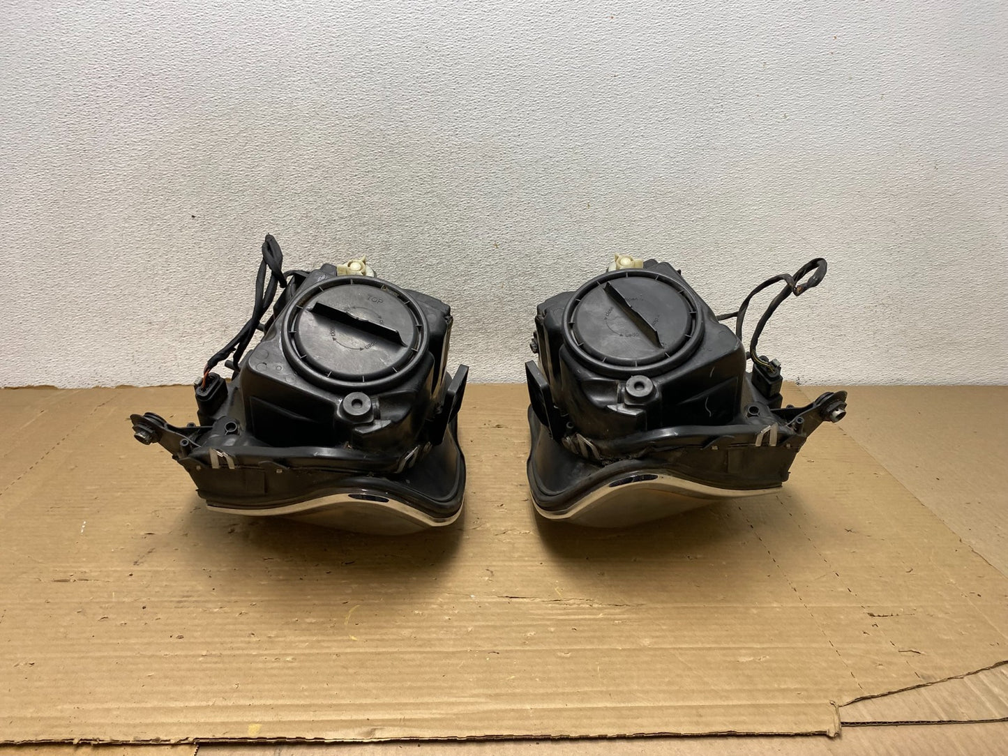 2007 to 2009 Mercedes GL-Class GL450 Headlights Left+Right AG8272 DW8