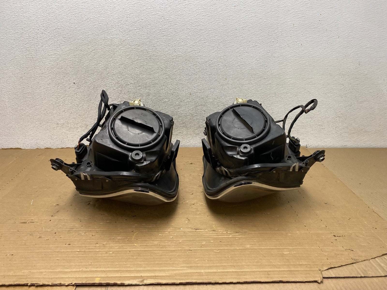 2007 to 2009 Mercedes GL-Class GL450 Headlights Left+Right AG8272 DW8