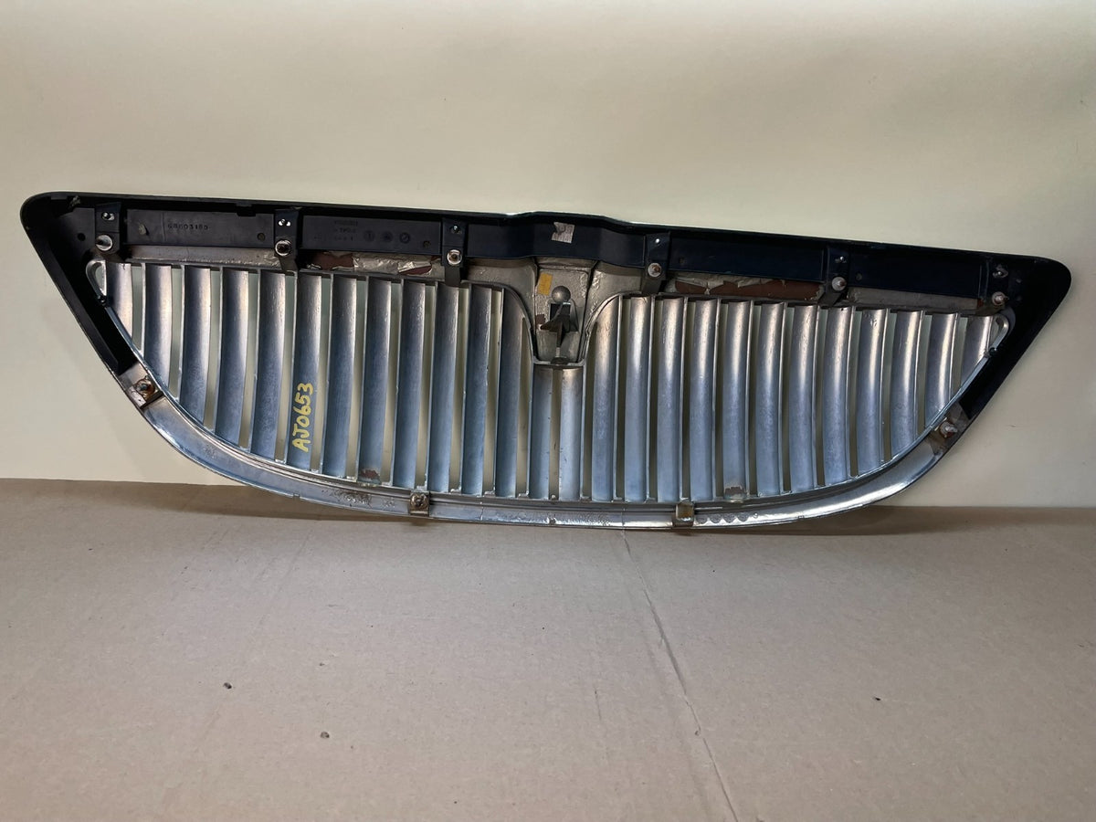2003 to 2011 Lincoln Town Car Front Upper Grille Grill Chrome W/Emblem aj0653 DG3