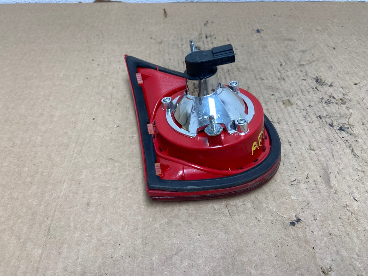 2006-2009 Volkswagen Golf Right Passenger Rh Tail Light Inner Trunk AG2519 LK5