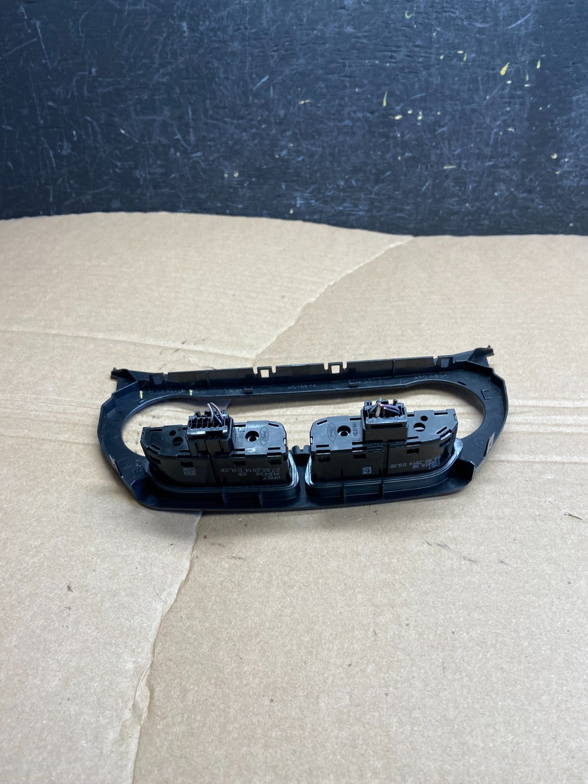 2013 to 2016 Ford Escape Climate Control Trim Panel W/ Switches af1757 DG7