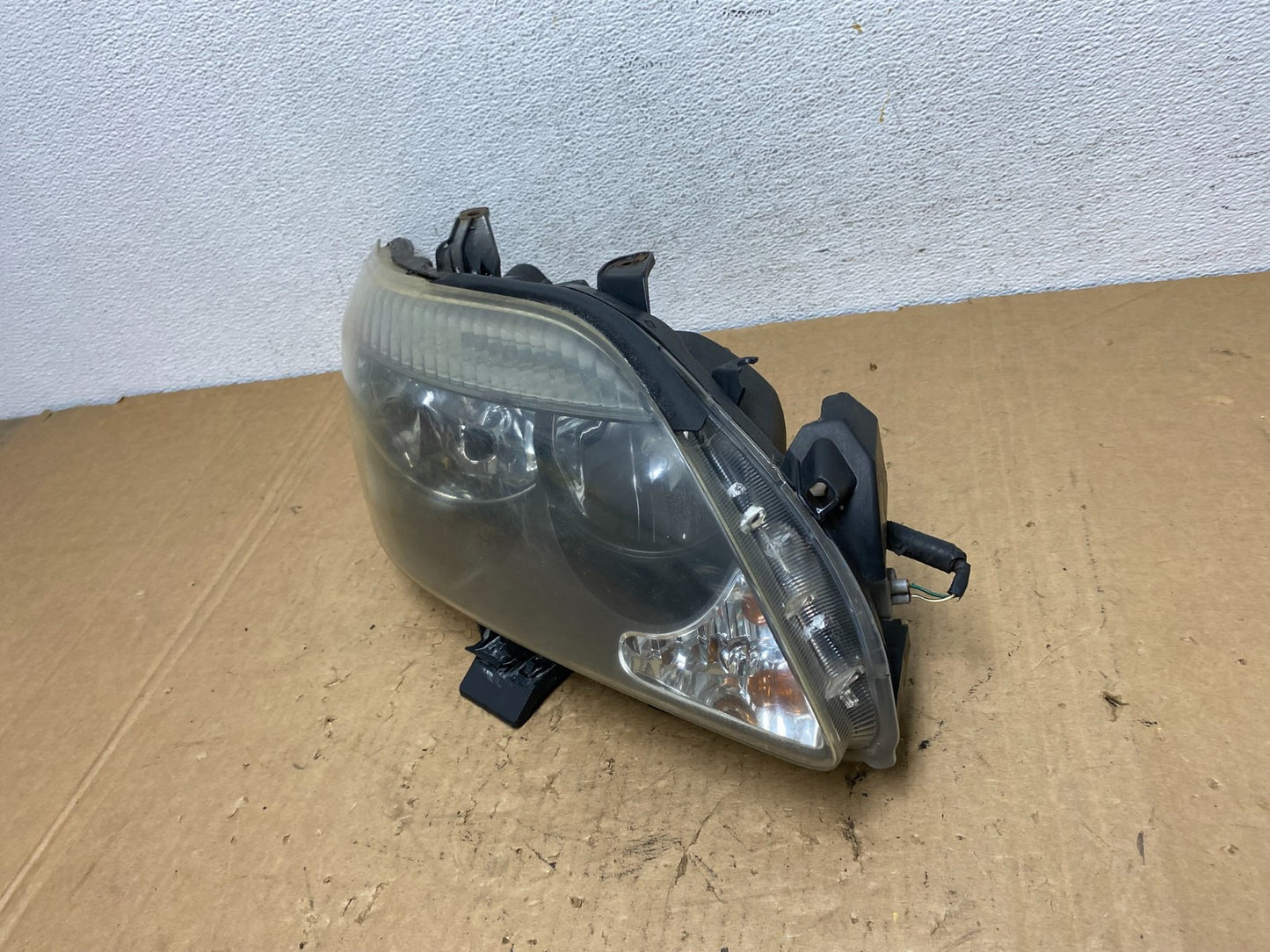 2005 2006 2007 Scion Tc Right Passenger RH Side Halogen Headlight AD3301 DW1