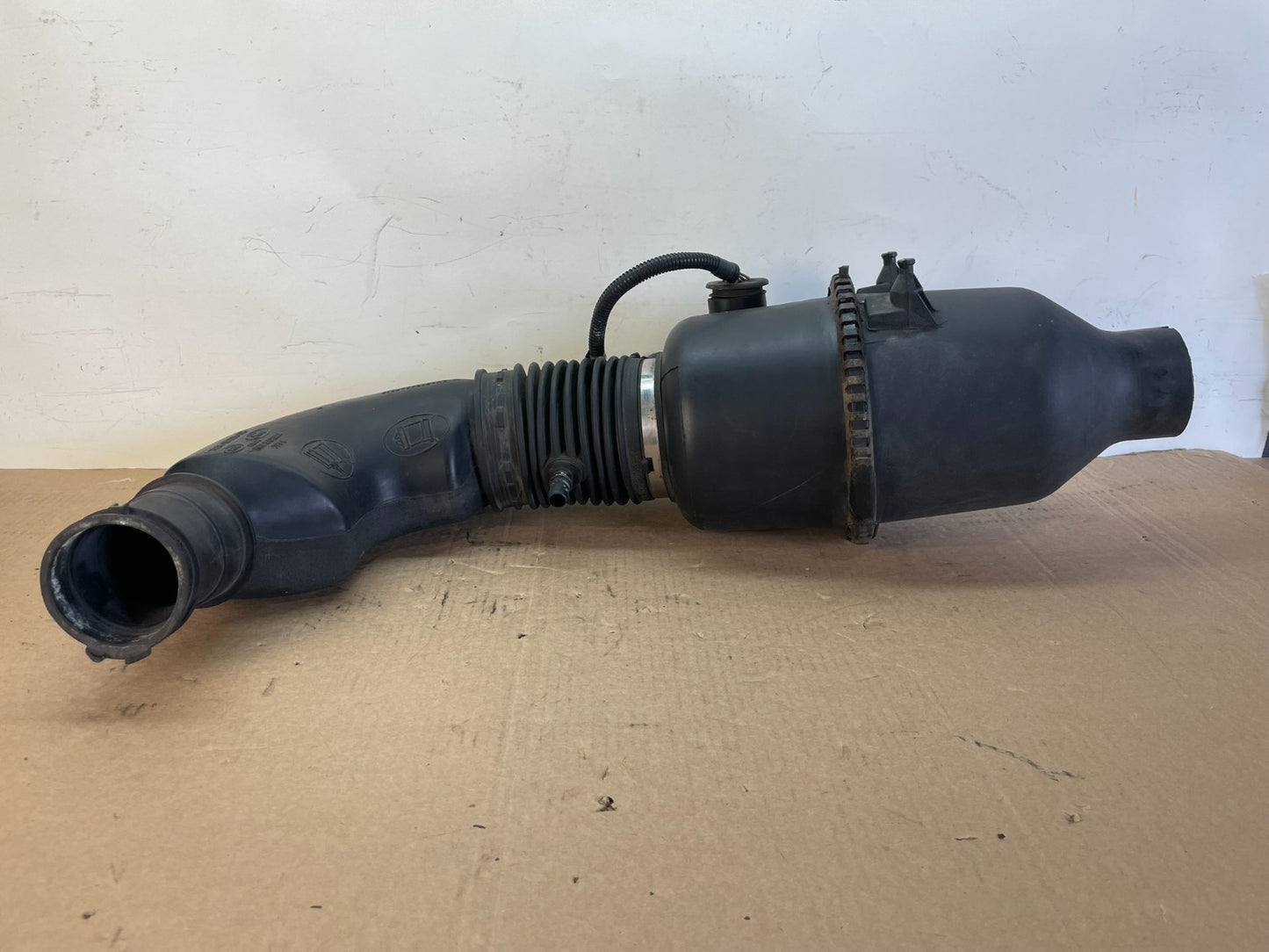 1999 - 2003 Ford F150 5.4L Engine Air Intake Cleaner Filter Box Duct ag7624 DG3