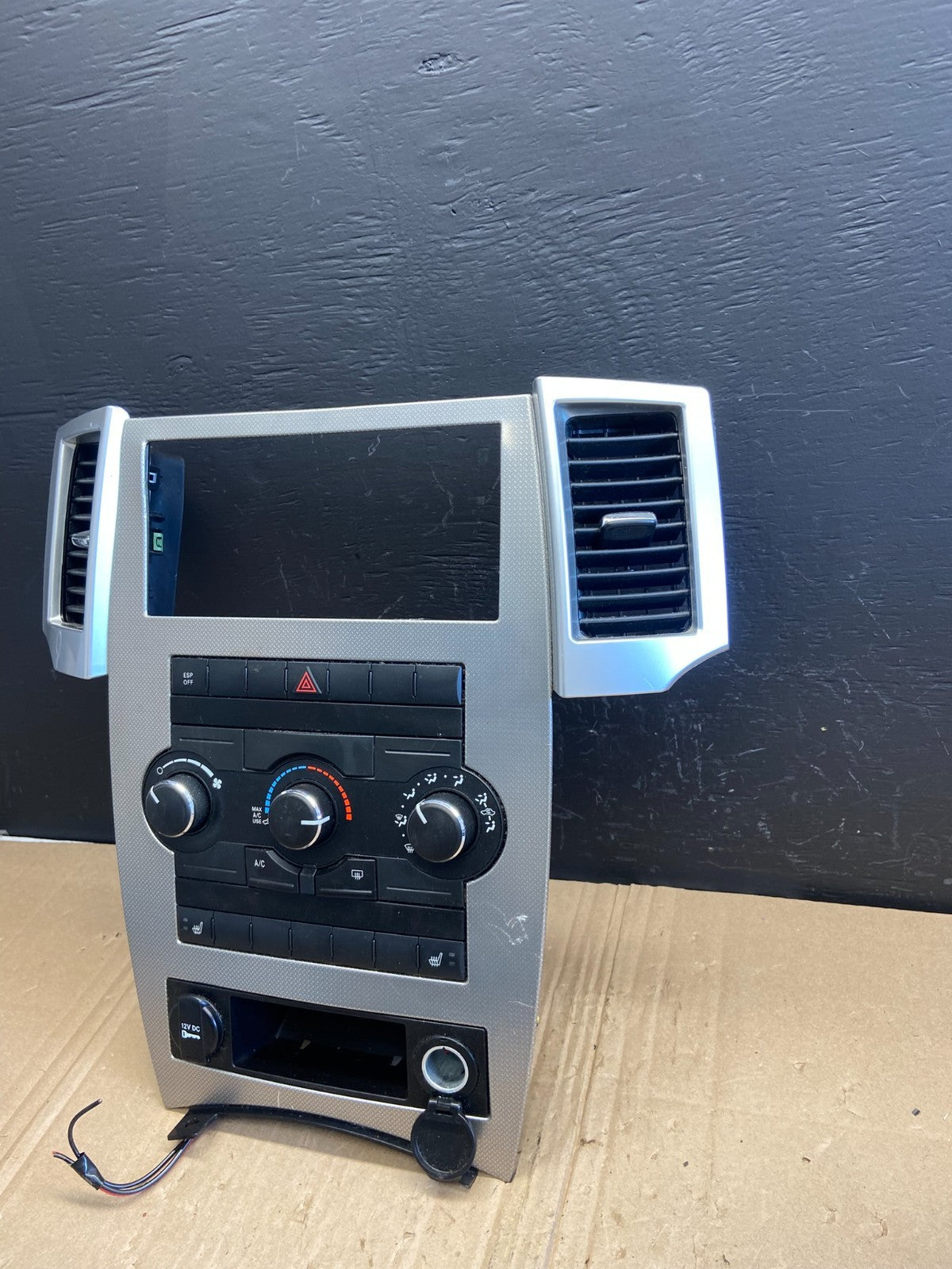 2008 2009 2010 Jeep Commander Grand Cherokee A/C Climate Control Bezel AB8937 DG1