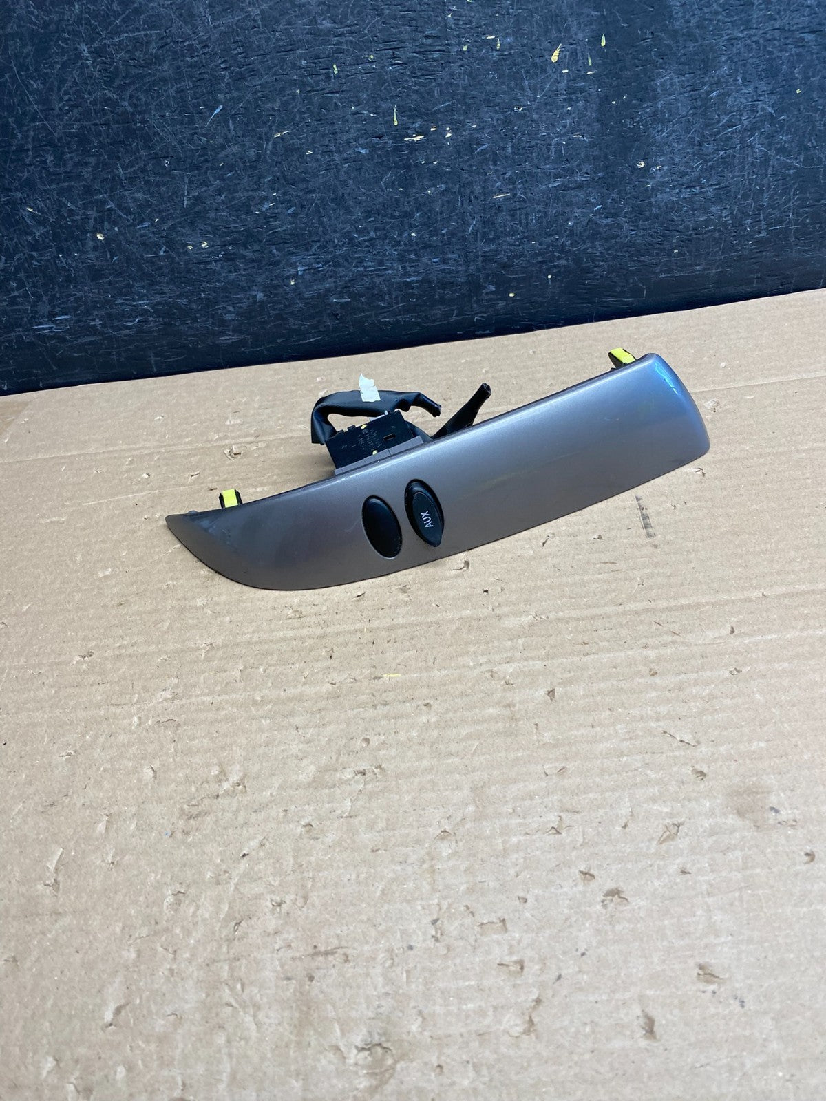 2004 to 2010 Toyota Sienna Right Side Radio Switches Bezel Trim AG6325 DG1