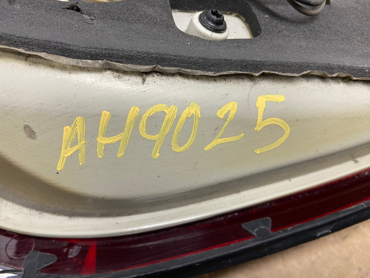 2008-2012 Buick Enclave Right Passenger Rh Inner Tail Light AH9025 LK6
