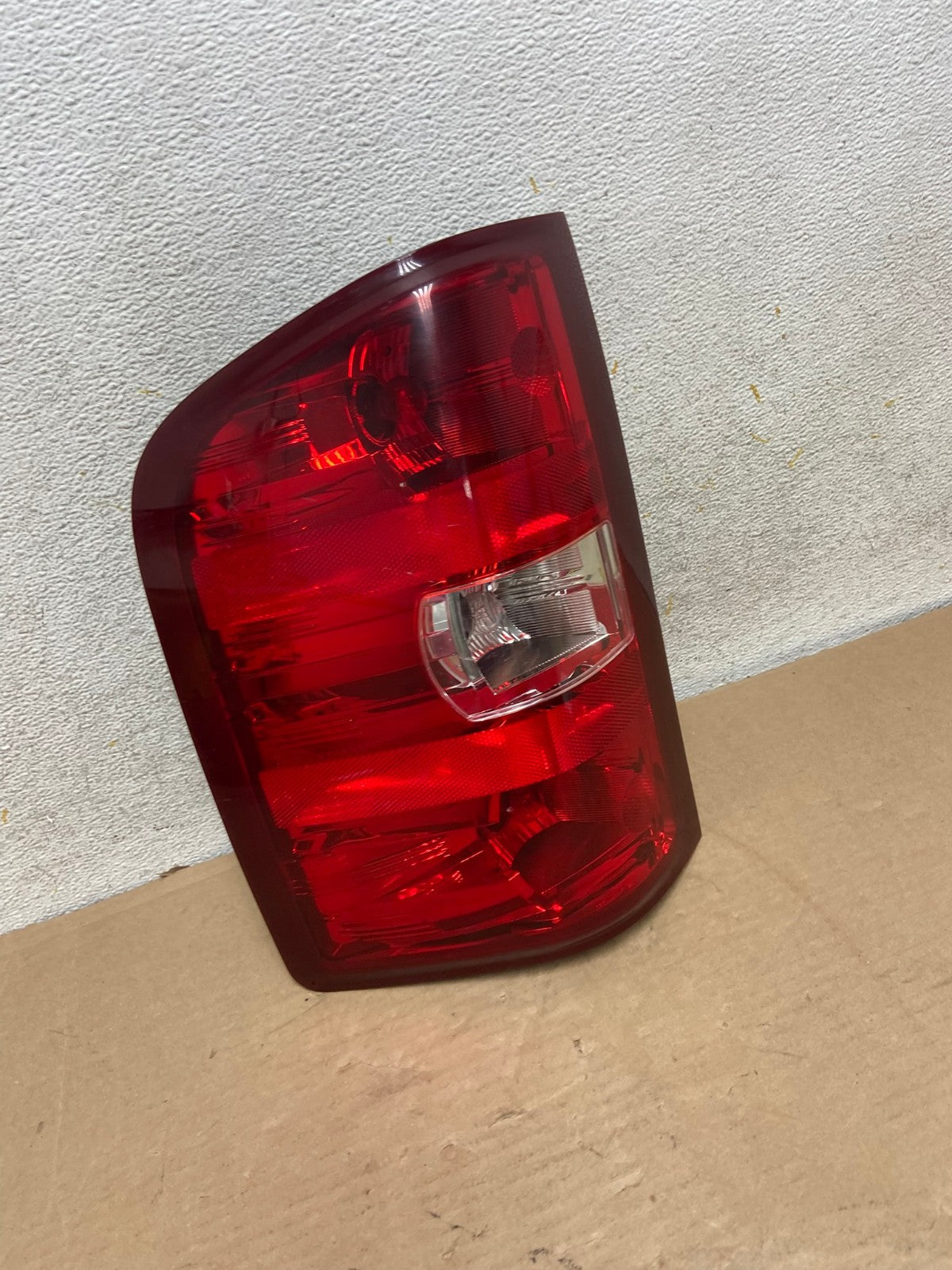 2007 to 2013 Chevrolet Silverado Left Driver LH Side Tail Light AH9411 LK2