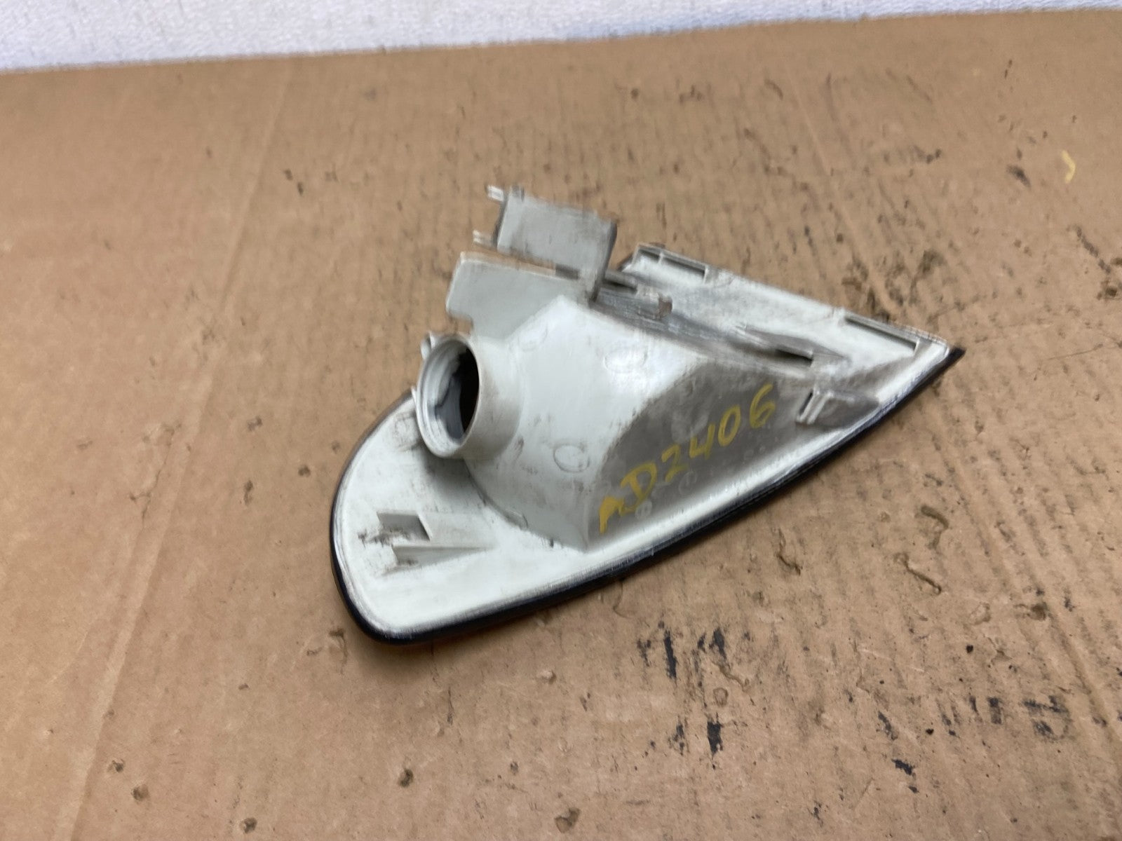 1994 to 1998 Audi A4 Left Driver LH Side Turn Signal ad2406 DG4