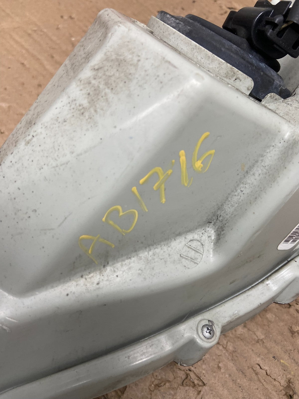 2010 - 2011 Toyota Camry Right Passenger RH Halogen Headlight AB1716 DW10