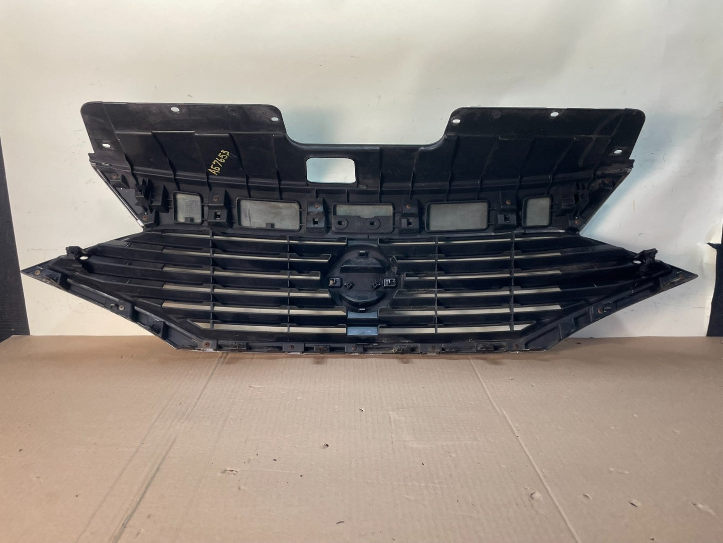 2011 to 2017 Nissan Quest Front Upper Grill Grille AG7653 DG3