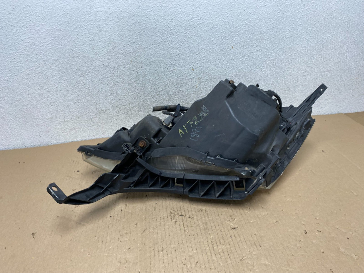 2007 to 2011 Honda CR-V Crv Right Passenger Side Headlight Halogen AF3220 DW7