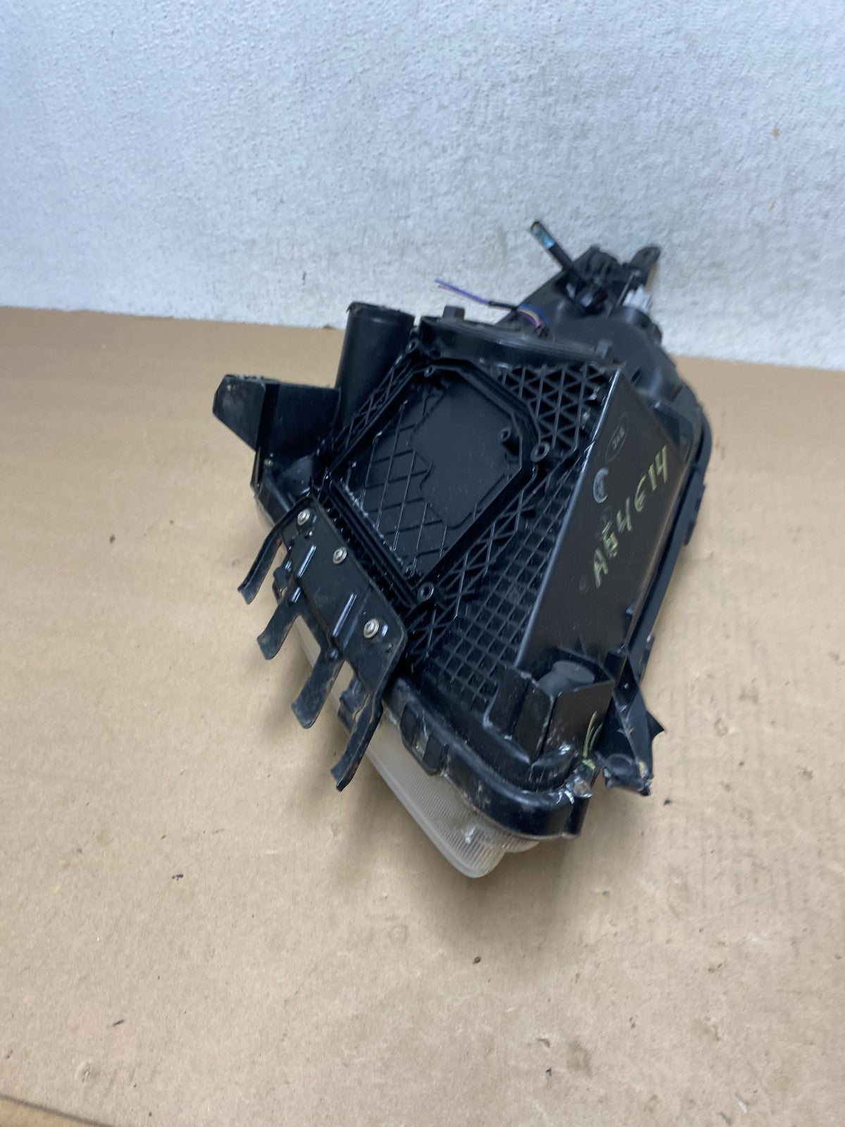 2004 - 2005 Toyota Prius Left Driver Lh Halogen Headlight AG4614 DW6