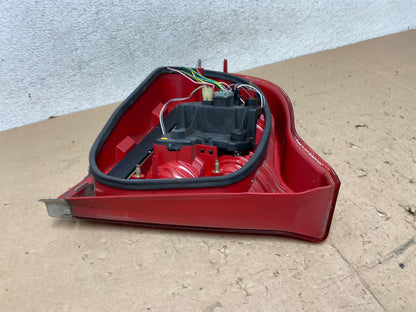 2004 - 2006 Volvo S80 Right Passenger RH Side Tail Light AG5687 LK6