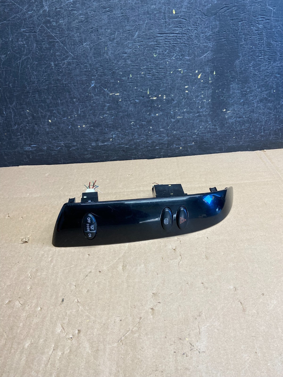 2004 to 2010 Toyota Sienna Left Side Climate Switches Bezel Trim AI6322 DW1