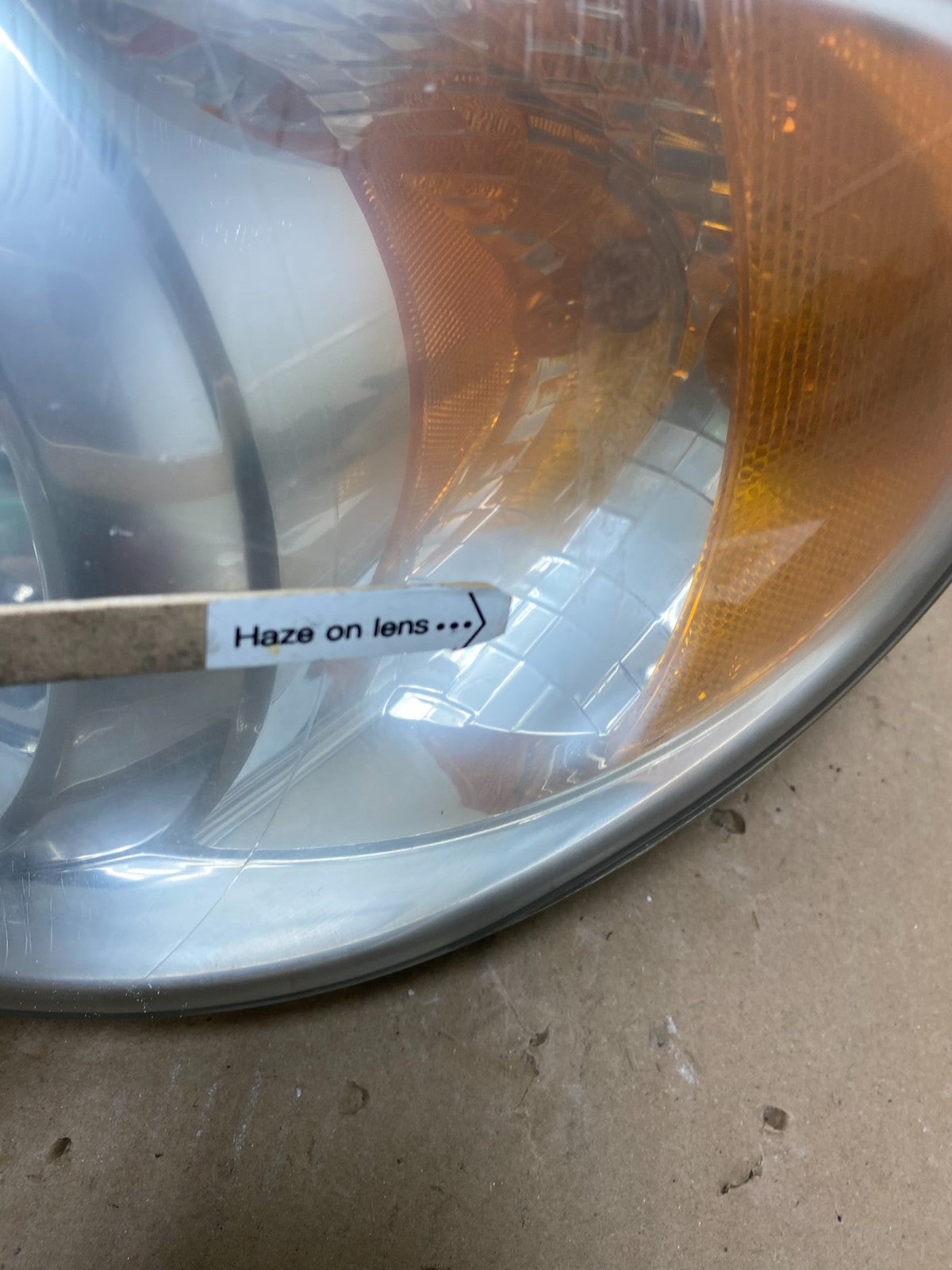 2002 to 2005 Kia Sedona Left Driver LH Side Headlight Oem AB6867 DW5